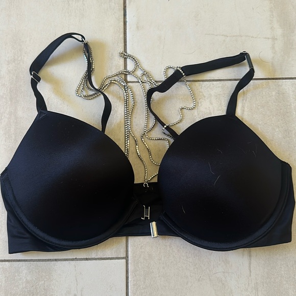 Black Victoria's Secret bra. - Picture 1 of 5